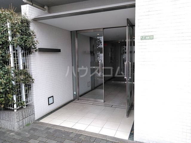 22/30 エントランス