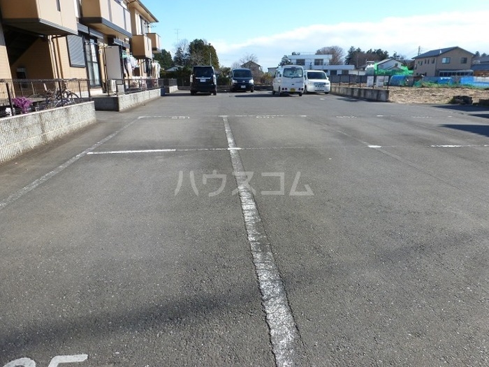 26/28 駐車場