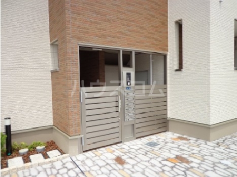 22/30 エントランス