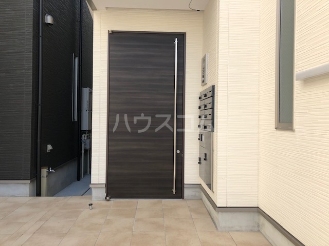 17/25 エントランス