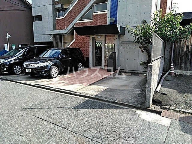 23/30 駐車場