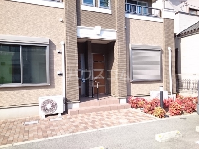 16/26 エントランス