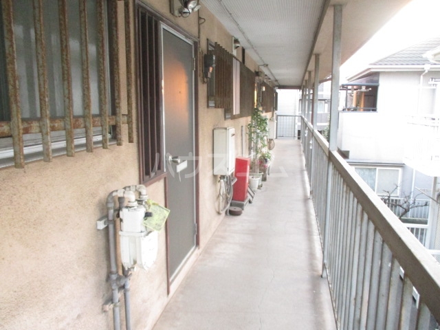 2/4 エントランス