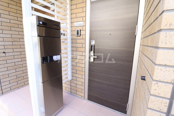 21/28 エントランス