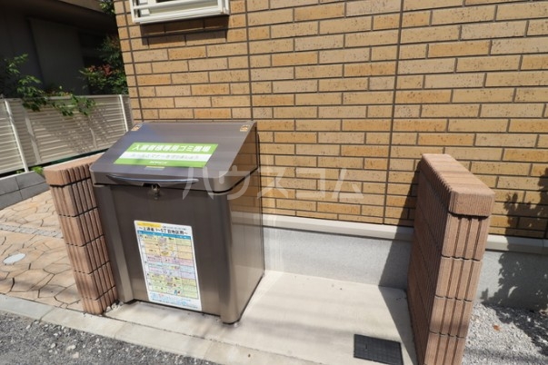 22/28 エントランス