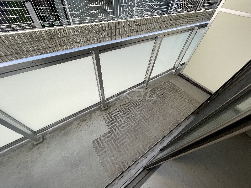 15/23 バルコニー