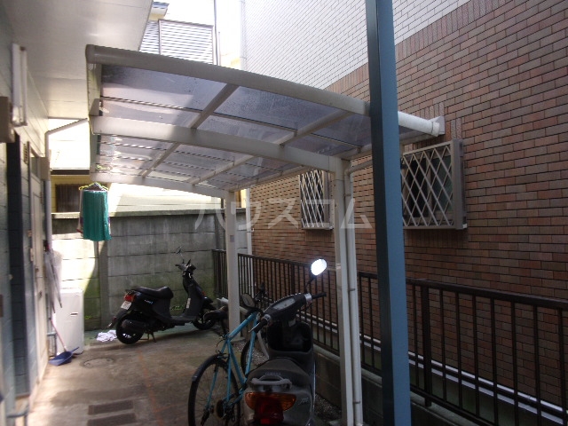 21/27 エントランス