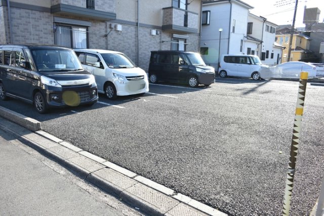23/30 駐車場