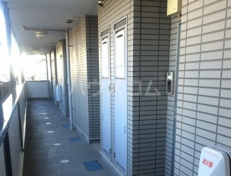 13/22 エントランス