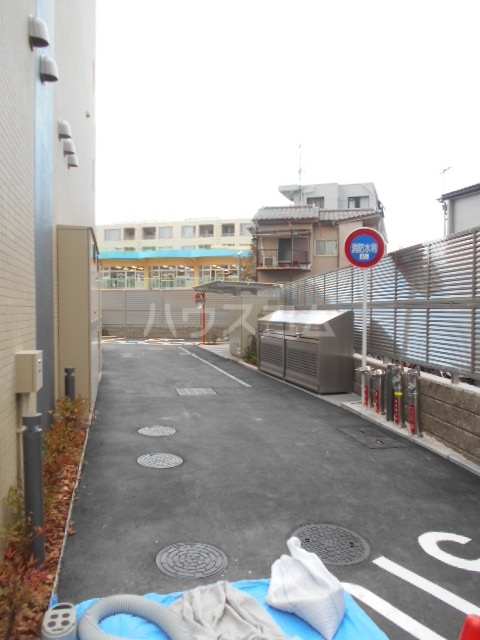 27/30 駐車場