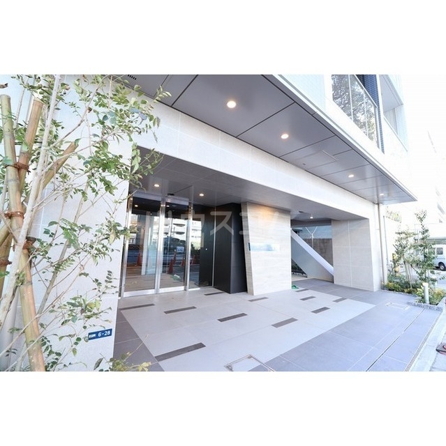 17/18 エントランス