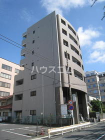 16/23 エントランス