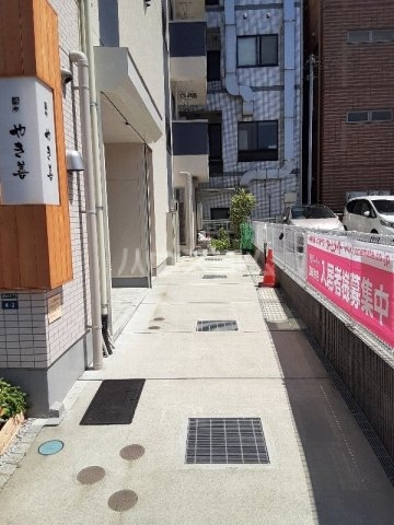 21/30 エントランス