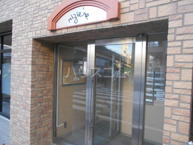 21/29 エントランス