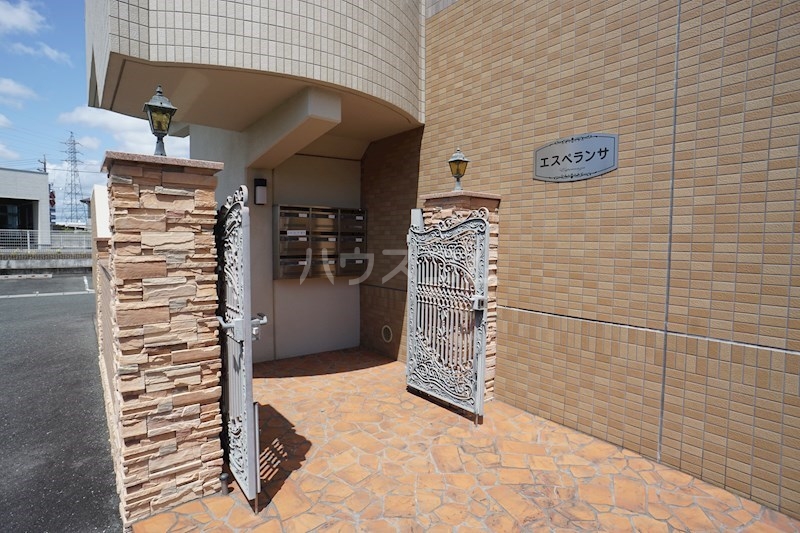 26/30 エントランス