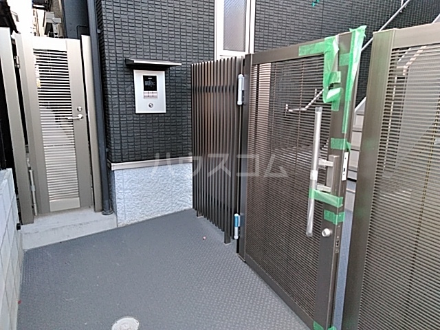 22/29 エントランス