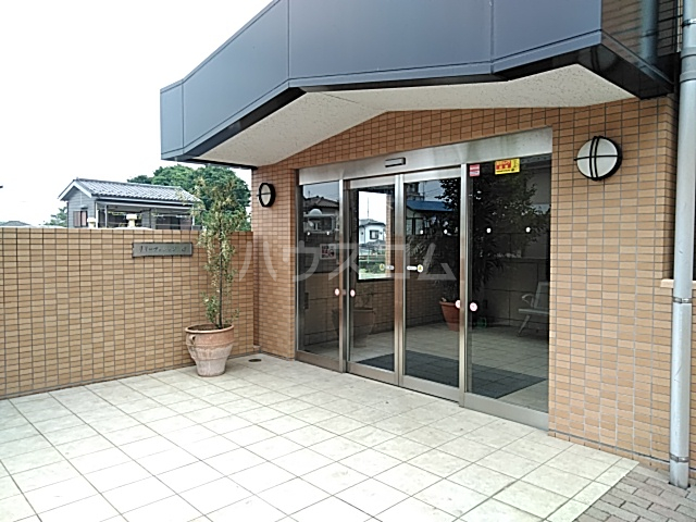 28/30 エントランス