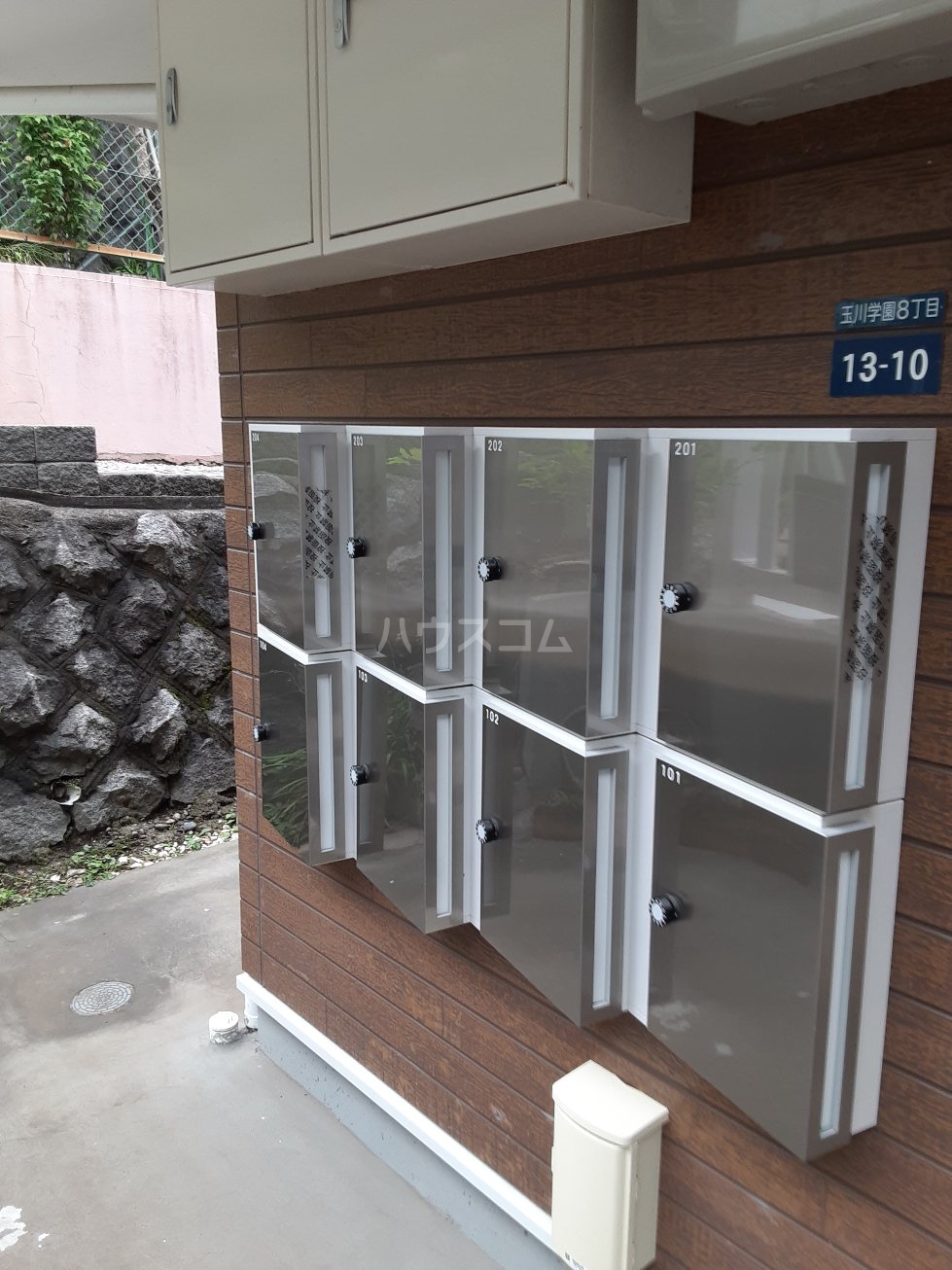 21/30 エントランス