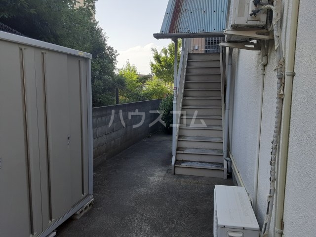 19/30 エントランス