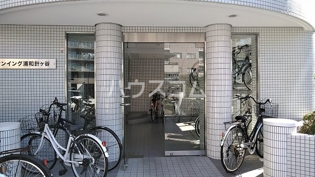 23/26 エントランス