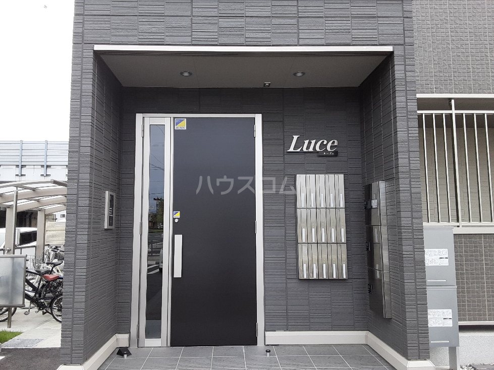 2/4 エントランス