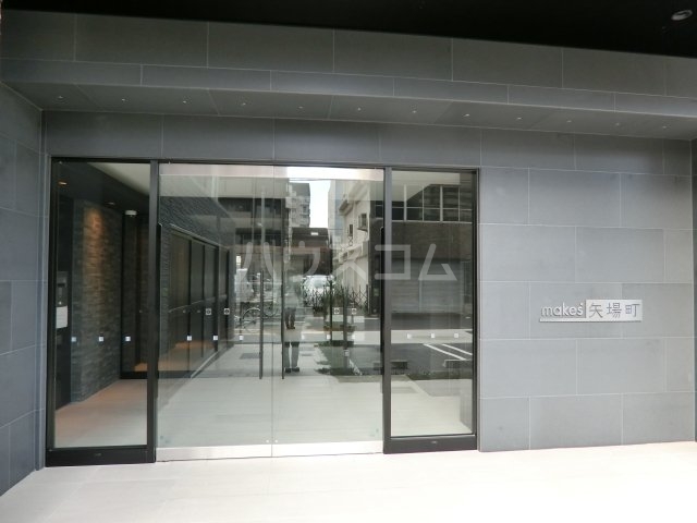 26/30 エントランス