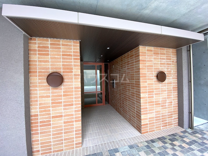 28/30 エントランス