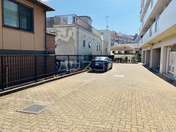 23/27 駐車場