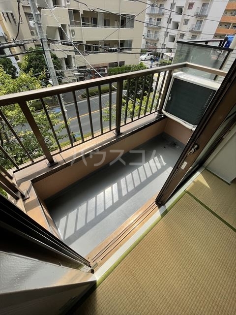 20/28 バルコニー