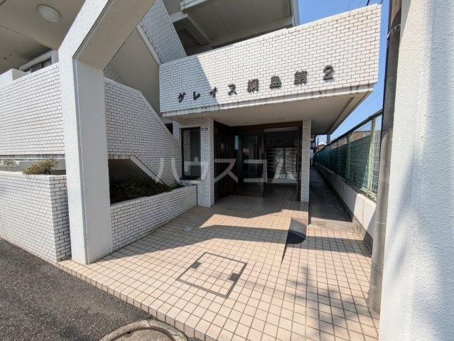 24/27 エントランス