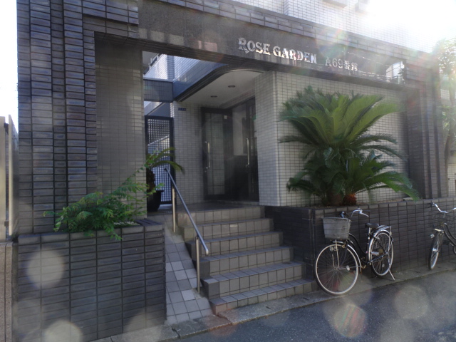 18/28 エントランス