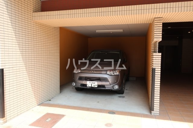 26/28 駐車場