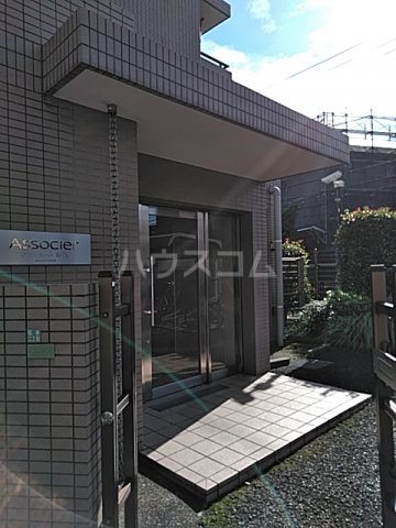 28/30 エントランス