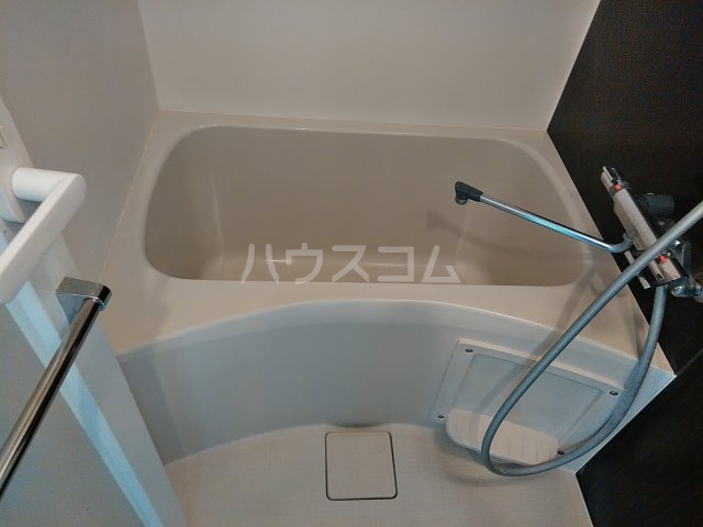 13/30 浴室