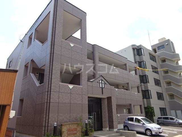 24/27 エントランス