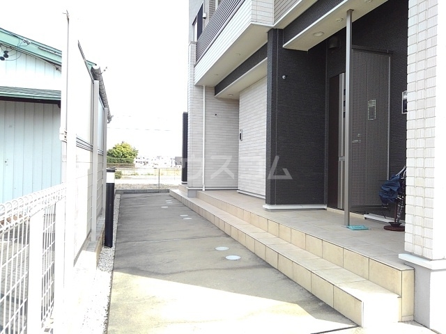 14/21 エントランス