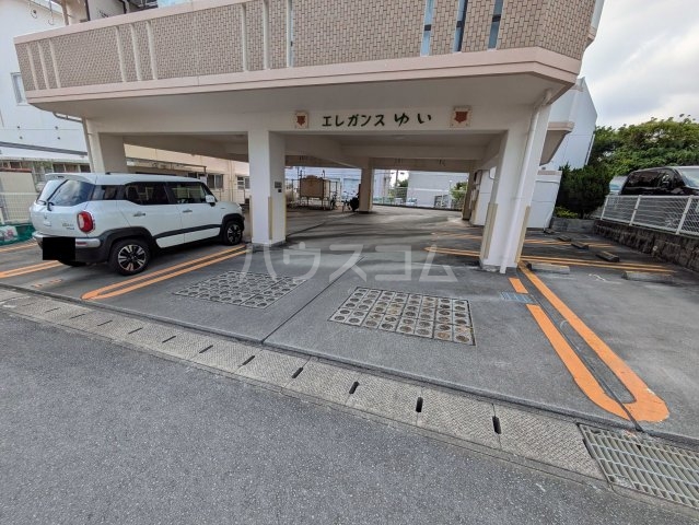 16/21 駐車場