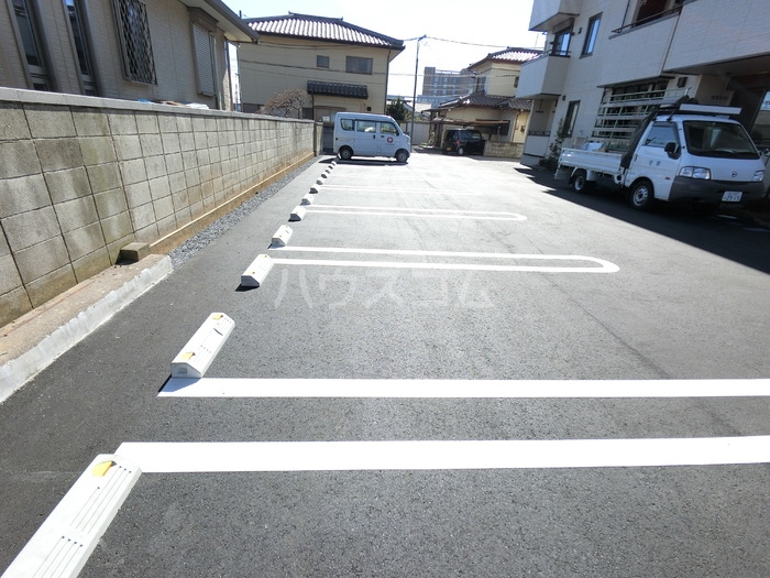 16/23 駐車場