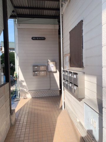 18/27 エントランス