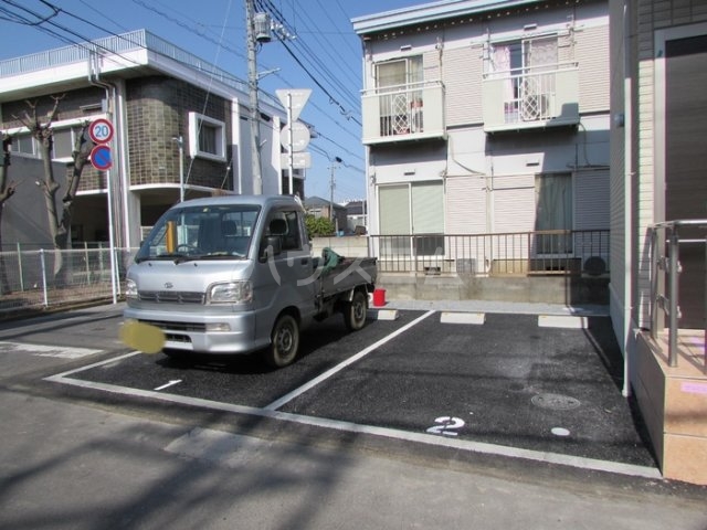 2/5 駐車場