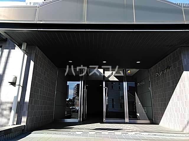 21/28 エントランス