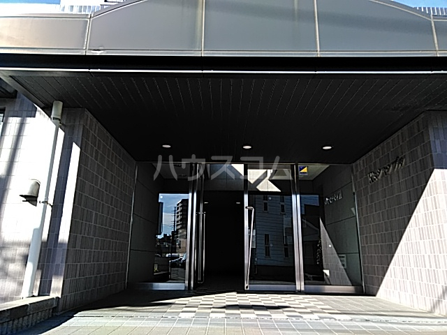 20/28 エントランス