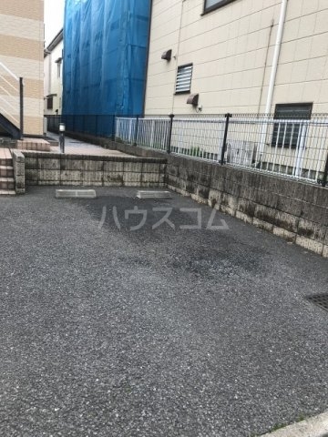 2/4 駐車場
