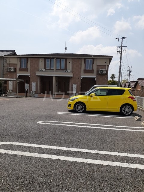 22/27 駐車場
