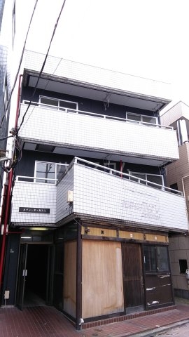 23/28 エントランス