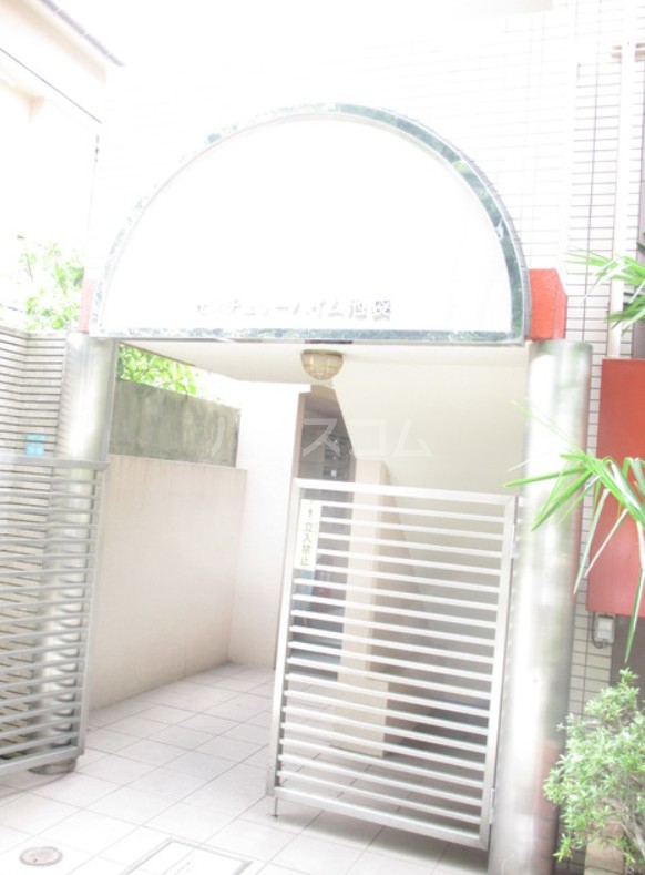 17/26 エントランス