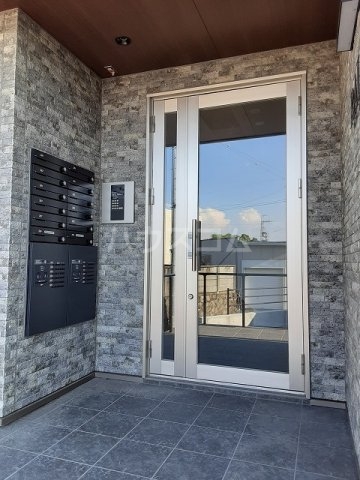 21/30 エントランス