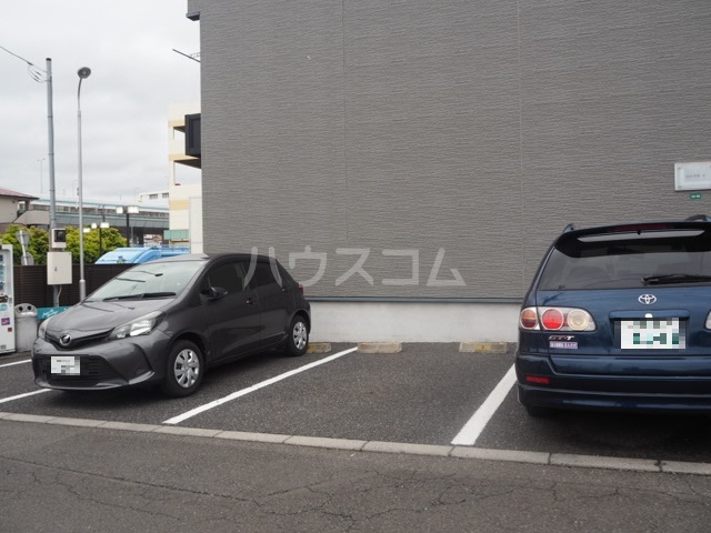 27/30 駐車場