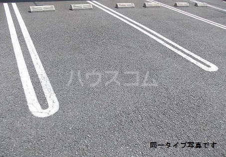 13/19 駐車場