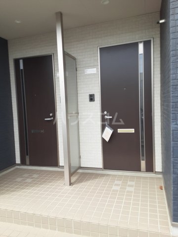 24/30 エントランス